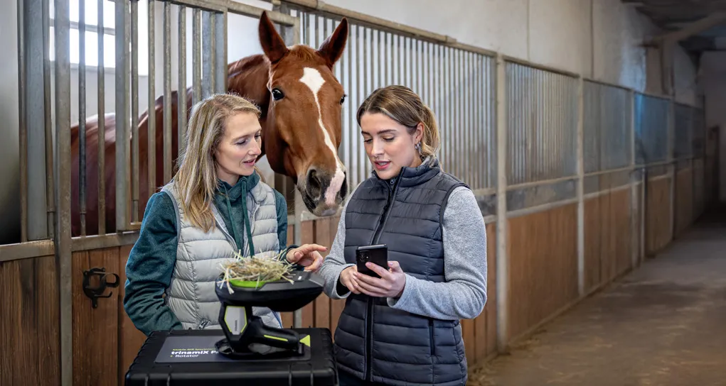 NIRS-RAUFUTTER-ANALYSE VOR ORT